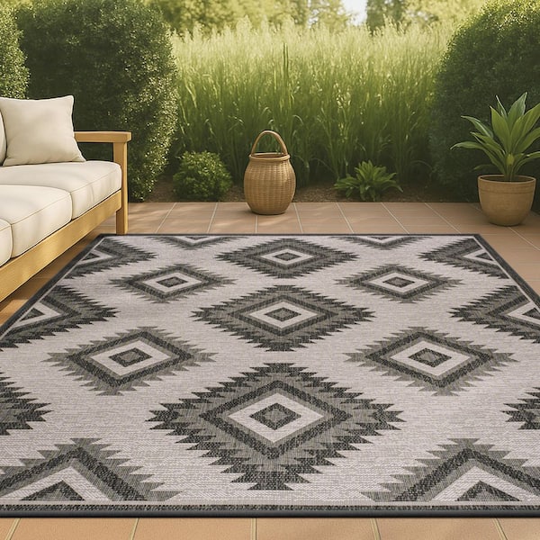 Lior Geometric Moroccan Diamond Black/Cream 5 ft. x 8 ft. Indoor/Outdoor Area Rug