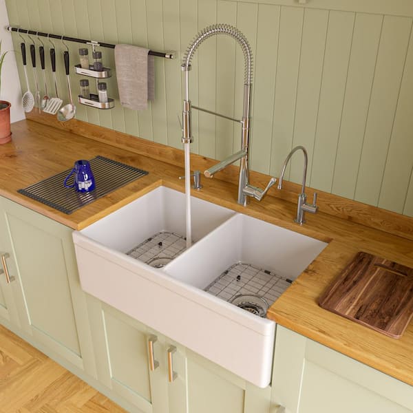 Decorative Lip Farmhouse Apron Fireclay 32 in. Double Basin Kitchen Sink in White
