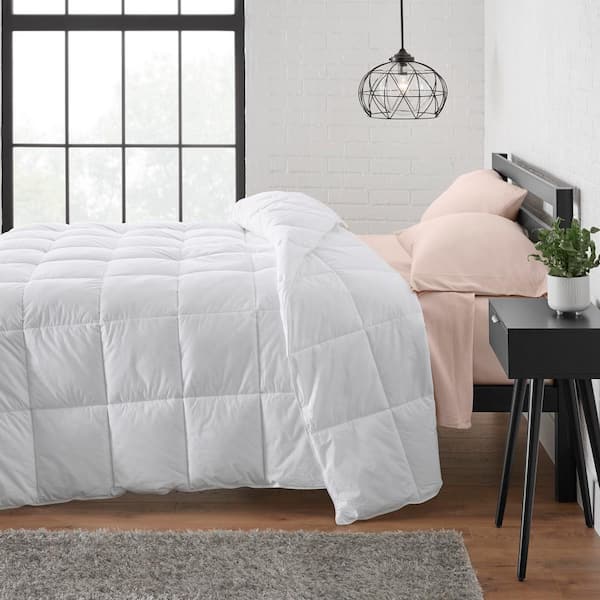 StyleWell Medium Weight White Twin Down Alternative Comforter