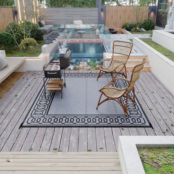 9 x 12 Black Indoor/Outdoor Area Rug