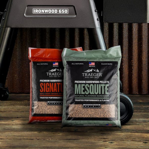 20lb Signature Blend and 20lb Mesquite All-Natural Wood Grilling Pellets (2-Pack)