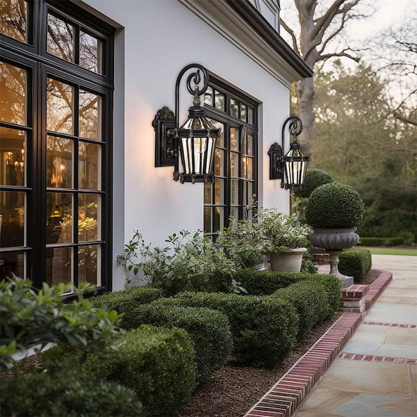 Stratford Hall 1-Light Heritage with Gold Highlights Outdoor Wall Lantern Sconce