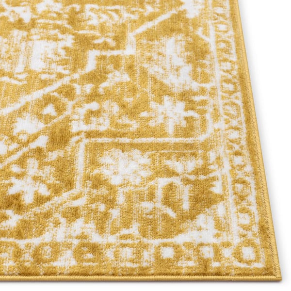Dazzle Disa Vintage Distressed Oriental Medallion Gold 2 ft. 7 in. x 9 ft. 10 in. Runner Rug