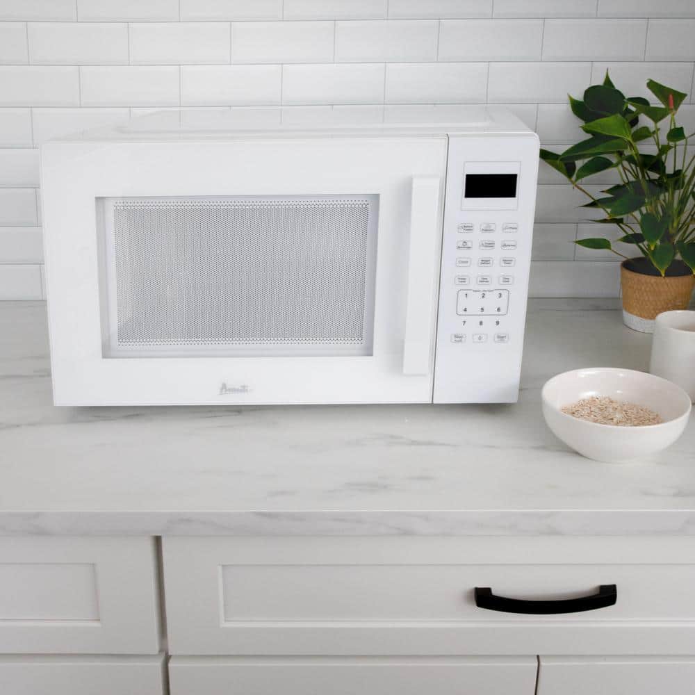 Avanti 1.5 cu ft White Countertop Microwave with Timer