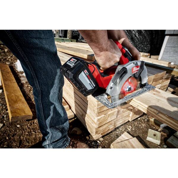 Milwaukee - M18 FUEL 18V Lithium-Ion Brushless Cordless 7-1/4 in. Circular Saw Kit with One 12.0Ah Battery, Charger, Tool Bag