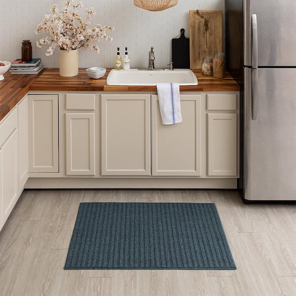 Excursion Stripe Tapestry 2 ft. 6 in. x 3 ft. 9 in. Machine Washable Area Rug