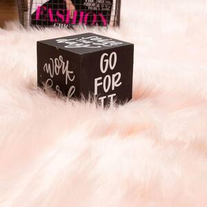 Serene Silky Faux Fur Fluffy Shag Rug Light Pink 4' x 6' Sheepskin