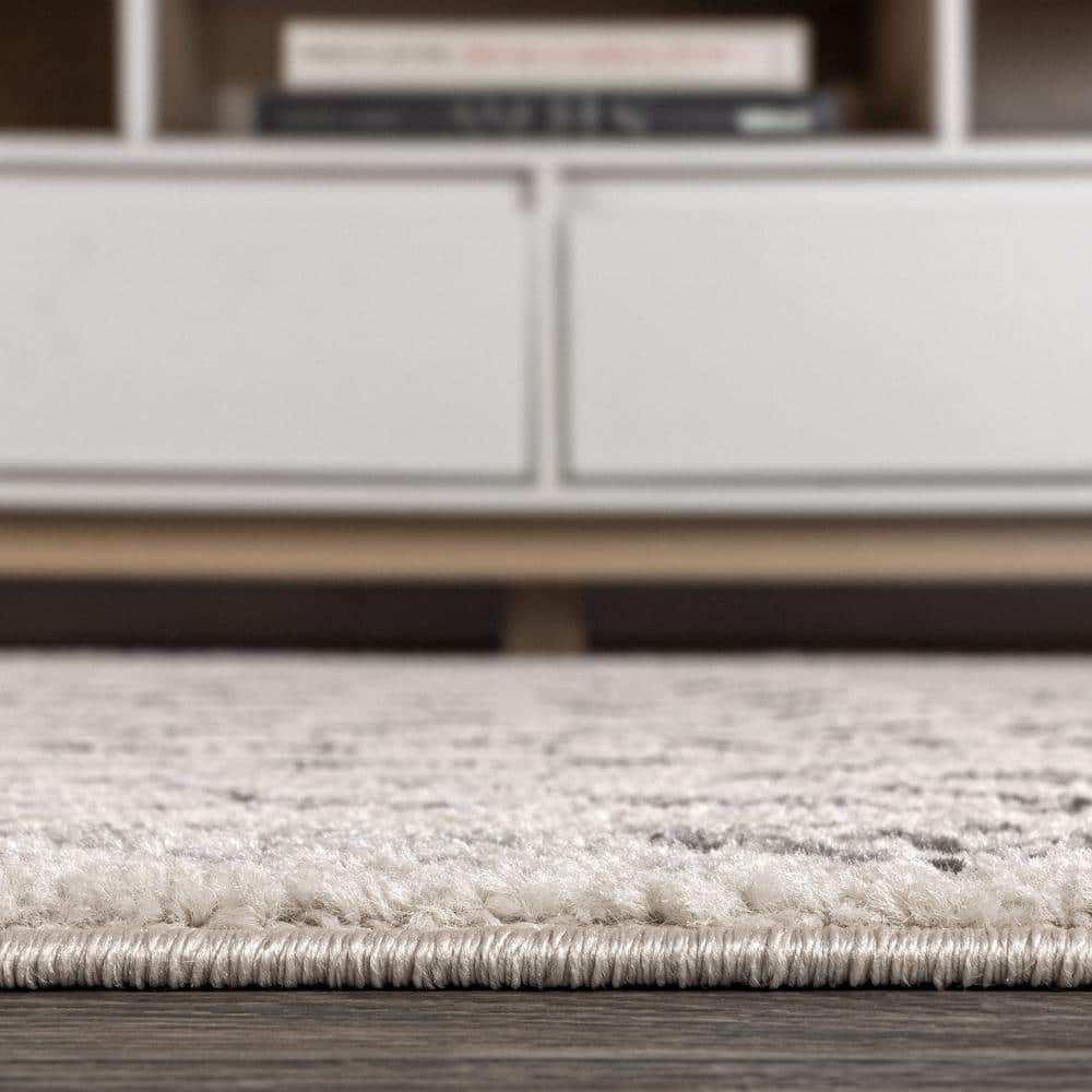 Vintage Moroccan-Inspired Easy-Care Gray 4' x 6' Area Rug
