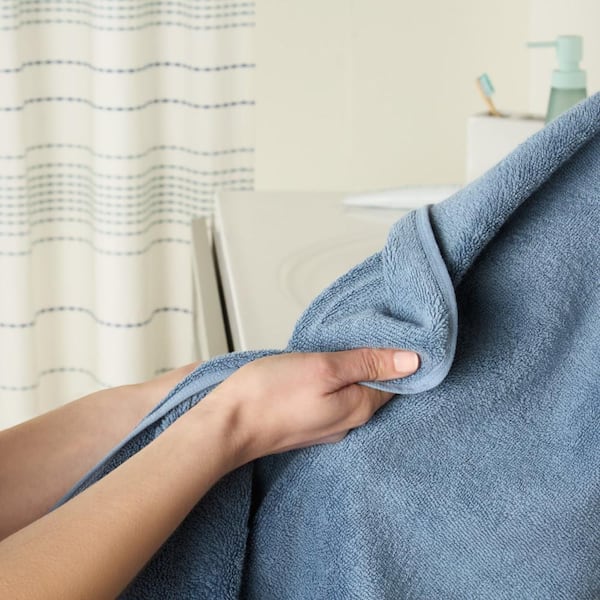 TOWN & COUNTRY LIVING Solid Dobby Border Cotton 20 in. x 30 in