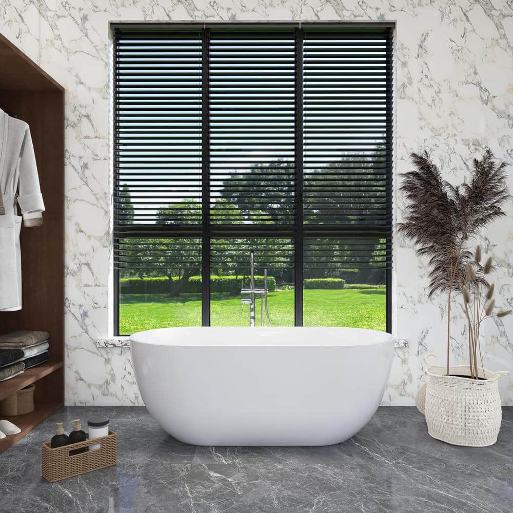 67 in. x 31 in. Soaking Bathtub with Center Drain in Glossy White