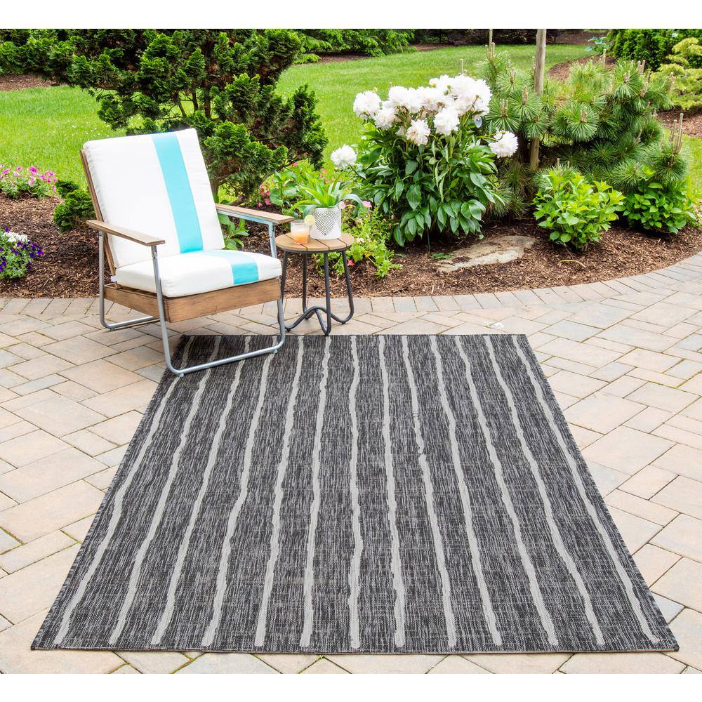 Charcoal Abstract Synthetic 6'7" x 9'6" Easy-Care Rug