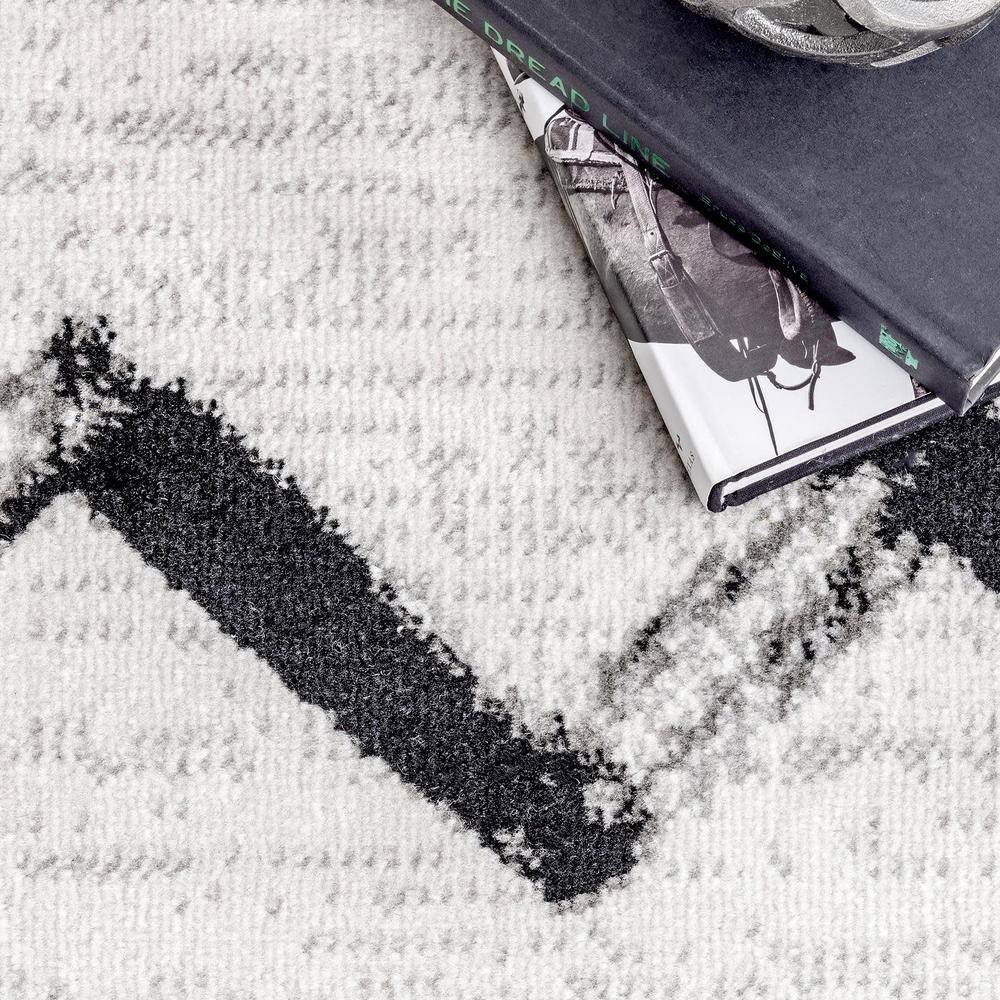 Reversible Chevrons Synthetic Area Rug, 4' x 6', Gray
