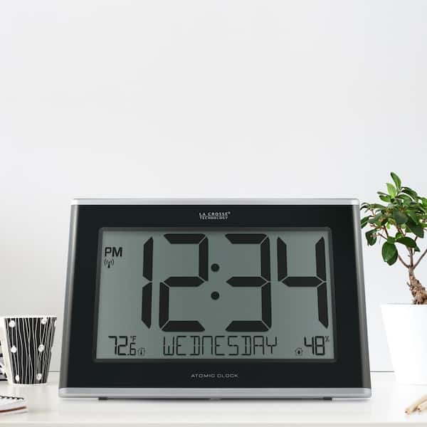 Clock With Temperature And Humidity display For Lab