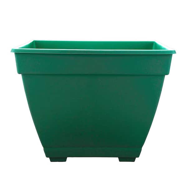 Dynamic Design Newbury 14.88 in. x 11 in. Cadmium Green Resin Window Box Planter