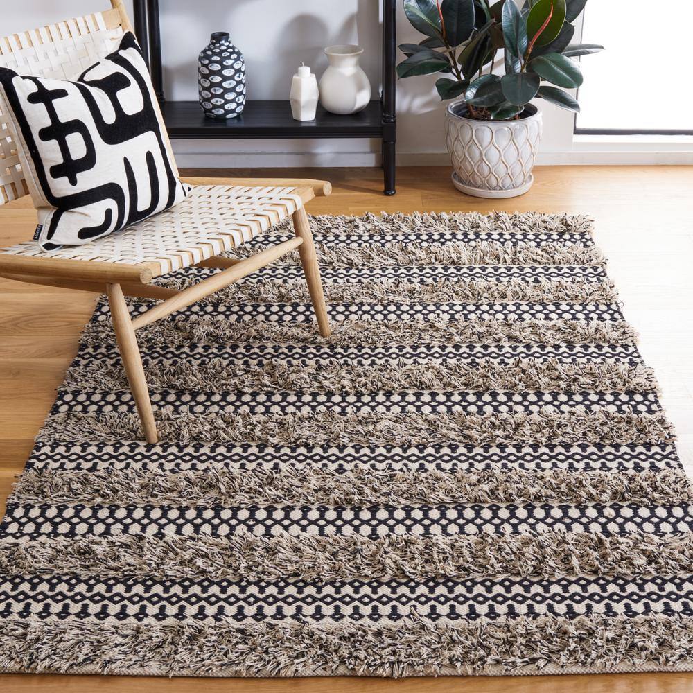 Handwoven Black and Ivory Wool-Cotton Blend Beach House Rug - 3x5 Feet
