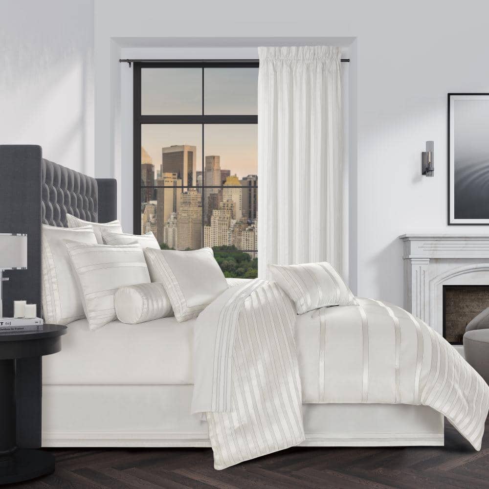 Charleston Platinum Polyester Queen 4-Pieces Comforter Set