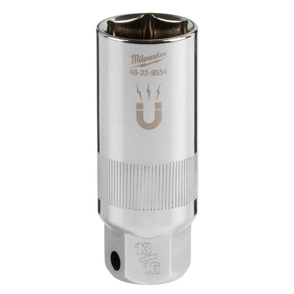 Milwaukee 3/8 in. Drive 13/16 in. Magnetic Spark Plug Socket