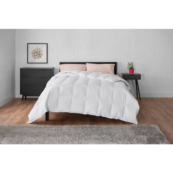 StyleWell All Season White Full/Queen Down Feather Blend Comforter