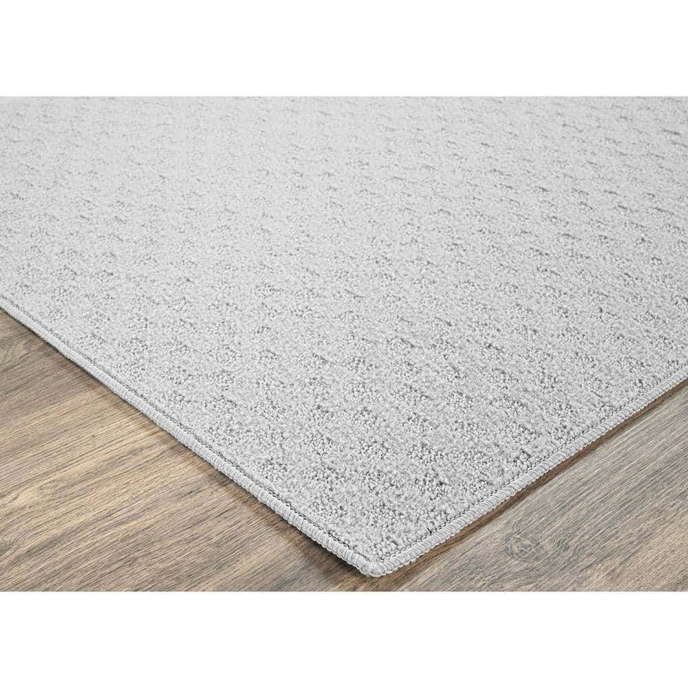 Silver Tufted Synthetic Medallion Area Rug, 6' x 9'