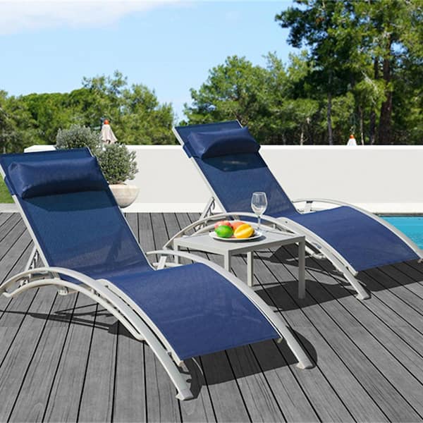 JimsMaison Silver Aluminum Outdoor Lounge Chair with Side Table and Blue Pillow