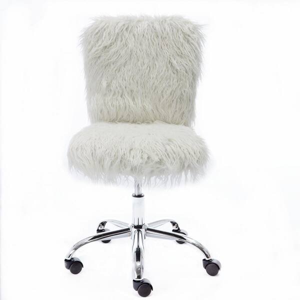 white fluffy seat