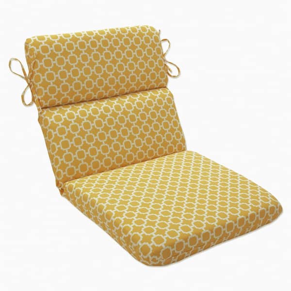 Pillow Perfect Lattice Outdoor/Indoor 21 in. W x 3 in. H Deep Seat, 1-Piece Chair Cushion with Round Corners in Yellow/White Hockely