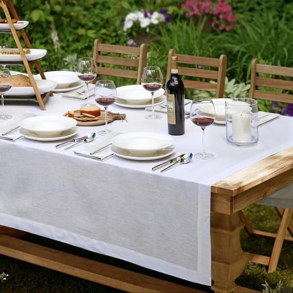 La Classica 70 in. W x 126 in. L Fabric Tablecloth in White