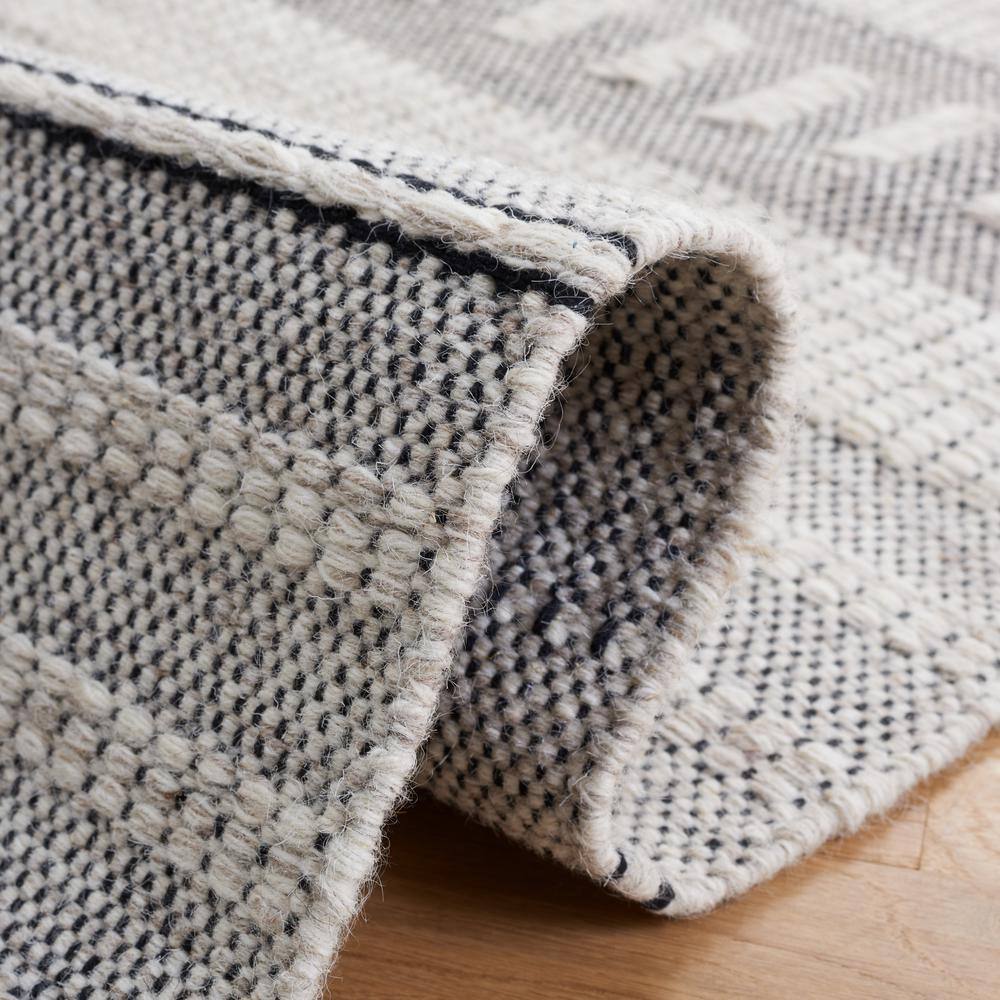 Coastal Charm Hand-Tufted Wool Rectangular Gray Rug 8' x 10'