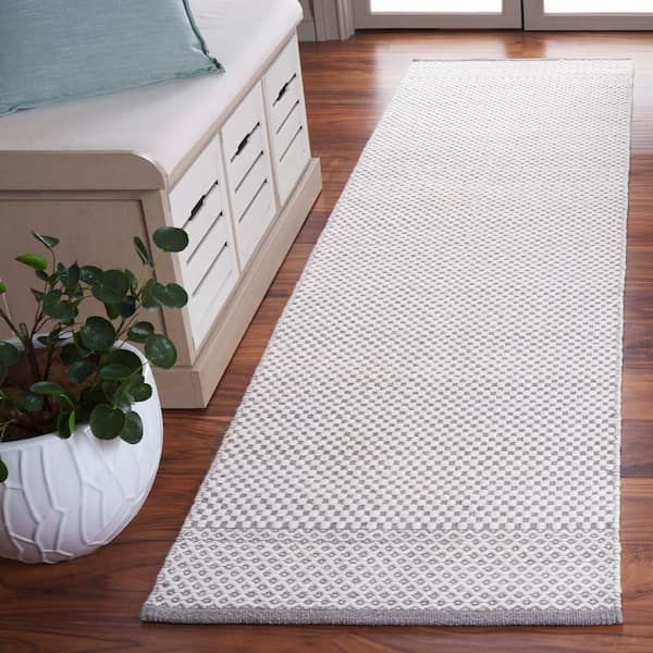 Vermont 2 ft. x 9 ft. Gray/Ivory Check Runner Rug