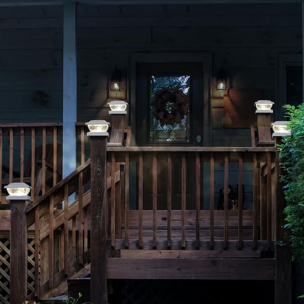 GIGALUMI White Integrated LED 4x4 Solar Deck Post Cap Light (8