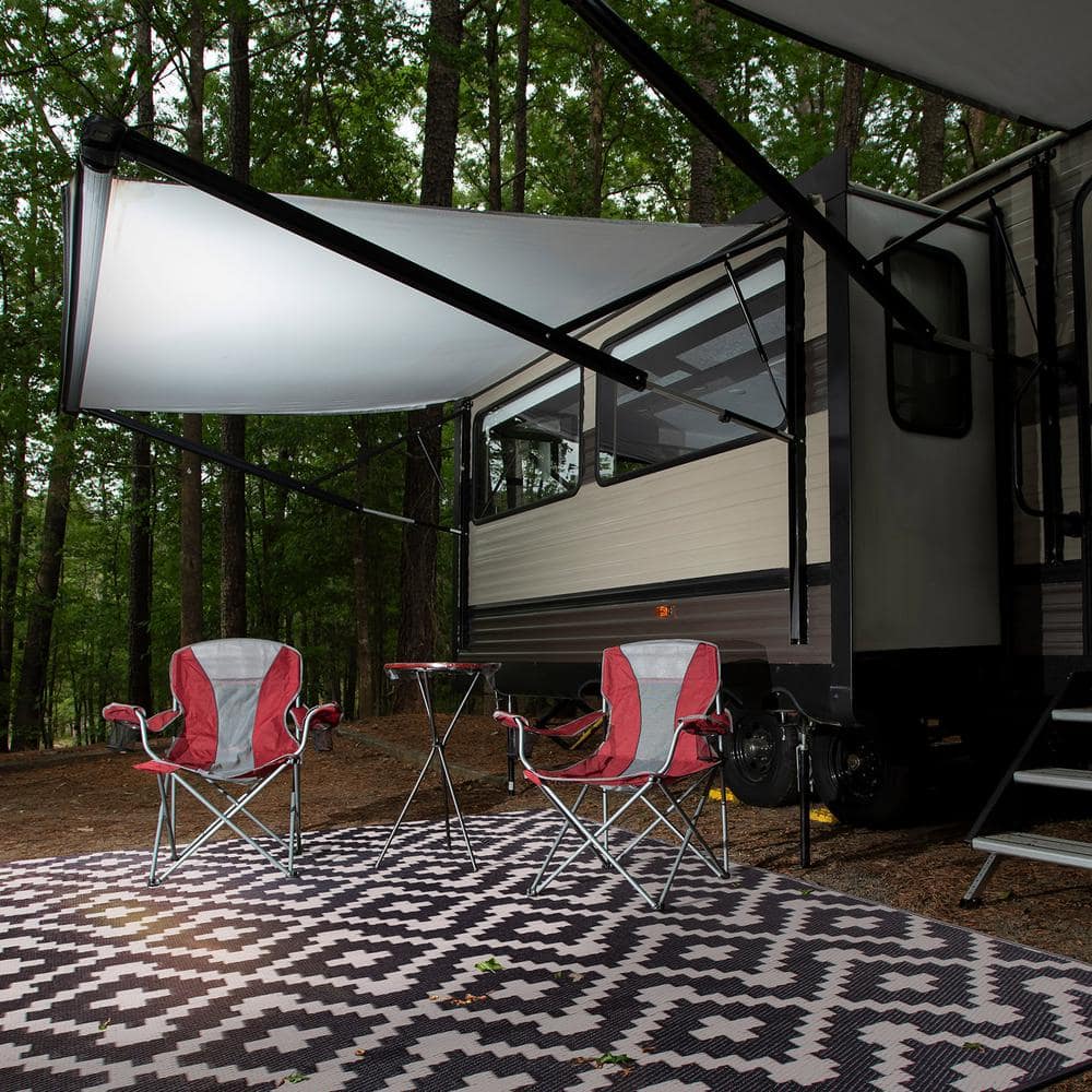 Black and White Geometric Reversible Synthetic 5' x 7' Rug