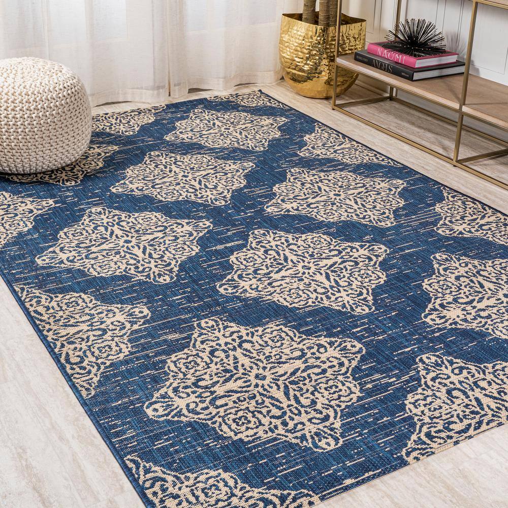 Navy/Beige Medallion 4'x6' Reversible Indoor/Outdoor Rug