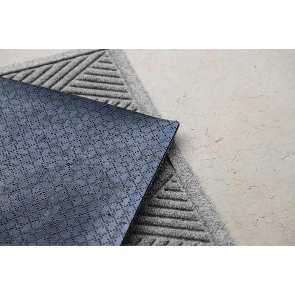 Bungalow Flooring Aqua Shield Argyle Navy 45 in. x 70 in. Recycled  Polyester/Rubber Indoor Outdoor Estate Mat 20377610046 - The Home Depot