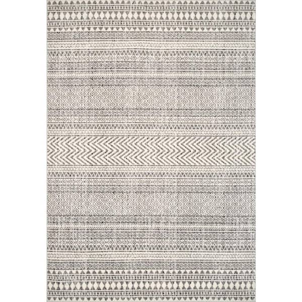 Catherine Henna Tribal Bands Gray 4 ft. 1 in. x 6 ft. Area Rug