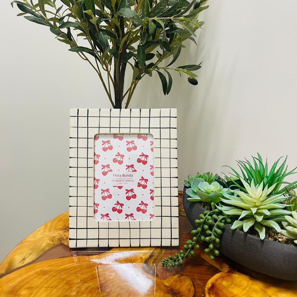 Checker Line Ceramic 5x7 Tabletop/Wall Frame