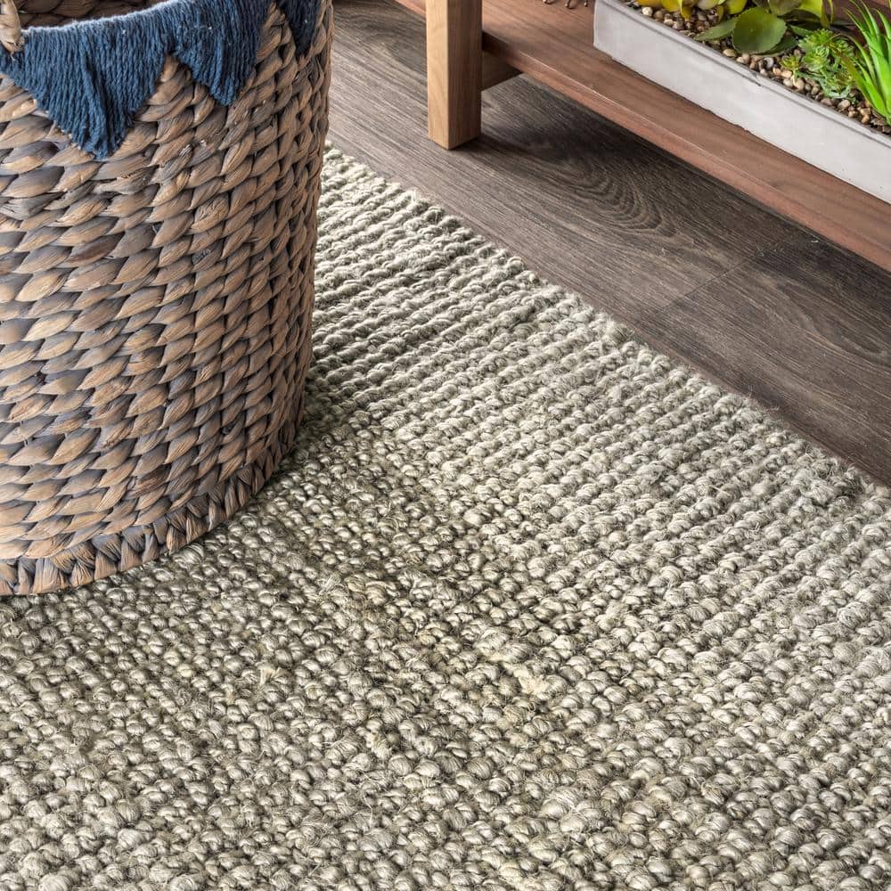 Gray Handwoven Chunky Jute 4' x 6' Reversible Area Rug
