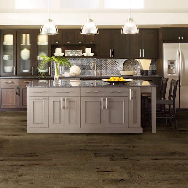 Shaw Belvoir Romanesque Hickory 9/16 in. T X 7.5 in. W Tongue and Groove Engineered Hardwood Flooring (31.09 sq.ft./case)