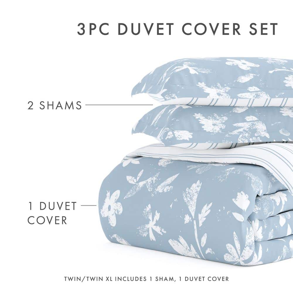 Light Blue and White Floral Pattern Reversible Queen Duvet Cover Set