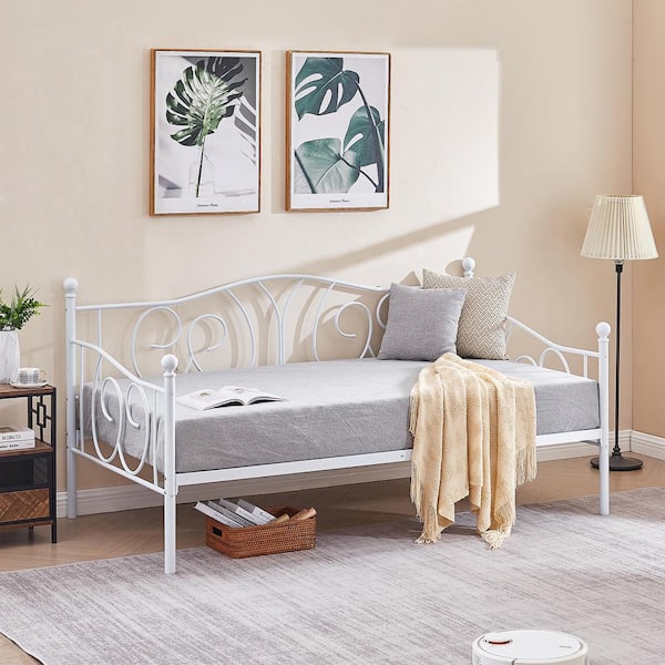 Metal Daybed Sofa Bed Frame Twin Size with Heavy-Duty Slats Platform Mattress Foundation, White