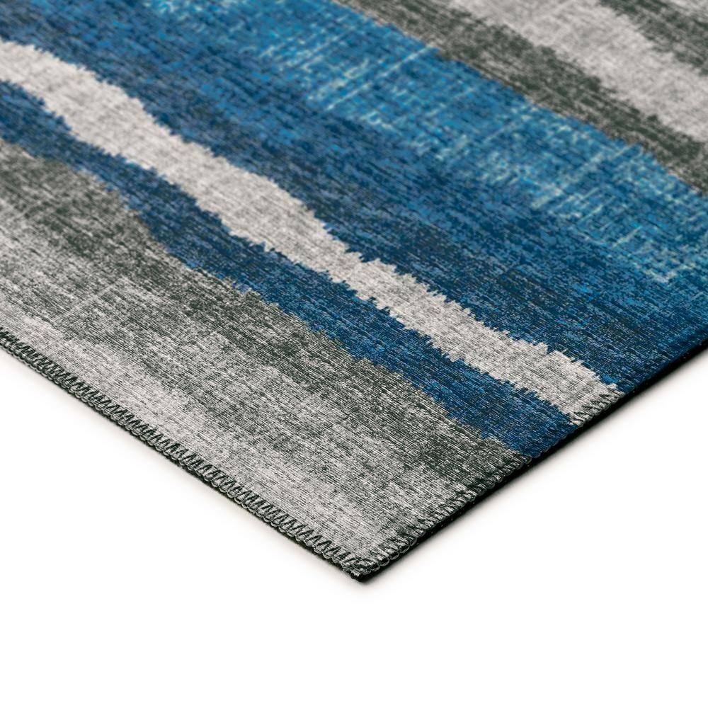 Modern Elegance Flat-Woven Blue Chenille 5' x 7' Abstract Rug