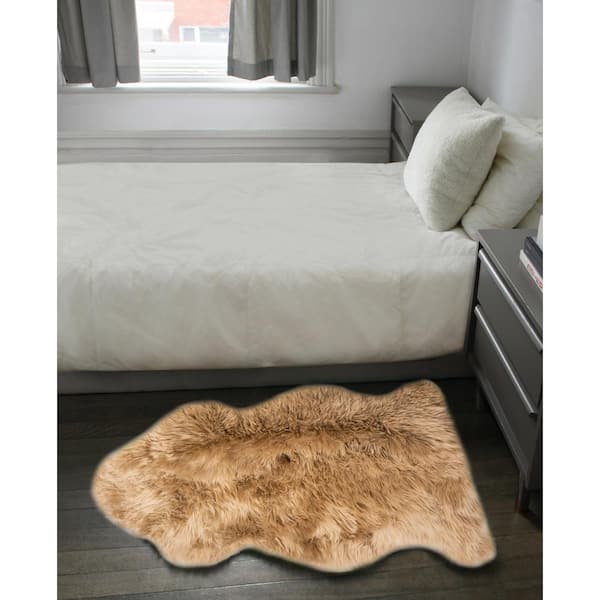 Milan Morchella 2 ft. x 3 ft. Shearling Single Sheepskin Area Rug