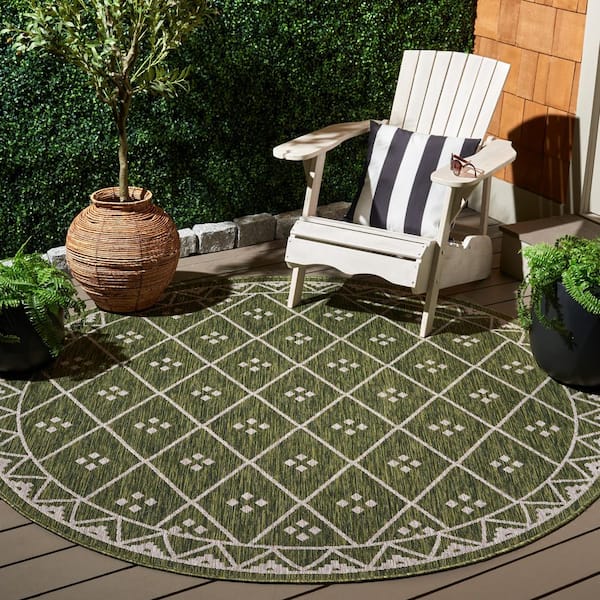Courtyard Green/Gray 7 ft. x 7 ft. Diamond Lattice Indoor/Outdoor Round Area Rug