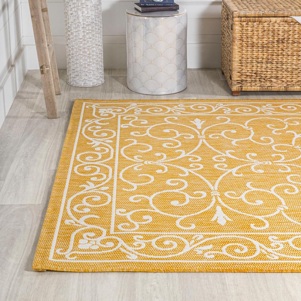 Charleston Yellow and Cream Synthetic 8' x 10' Area Rug