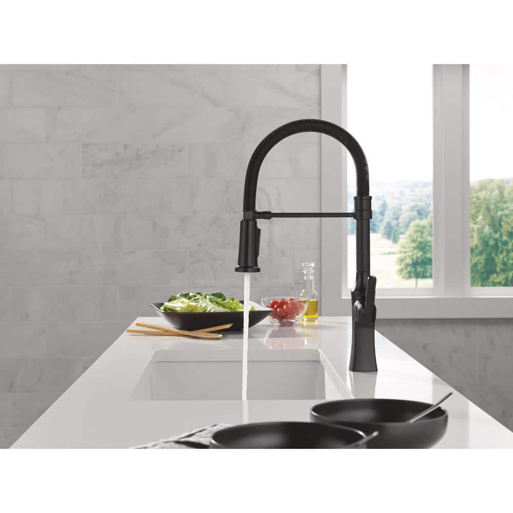 Matte Black Zinc Single Handle Pull Down Kitchen Faucet
