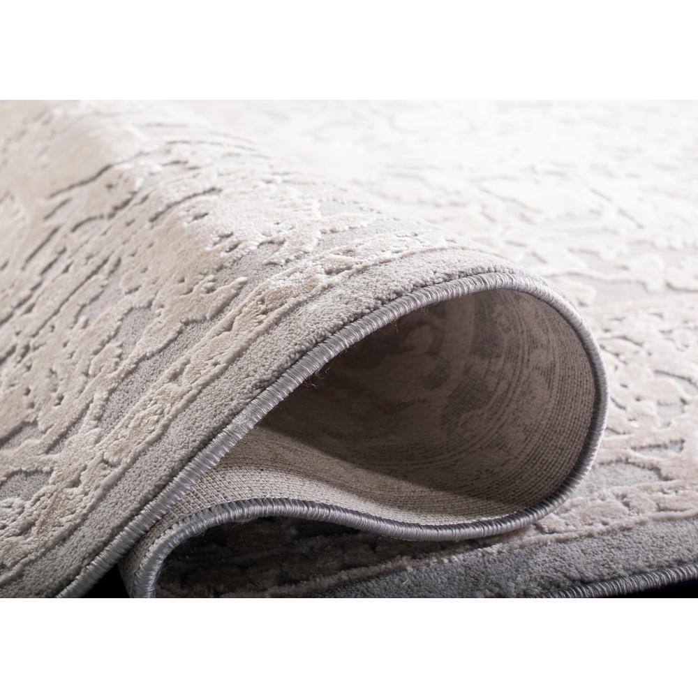 Light Grey and Cream Floral Synthetic Area Rug, 5' x 7'