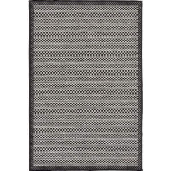 Unique Loom Outdoor Checkered Gray 3' 3 x 5' 0 Area Rug