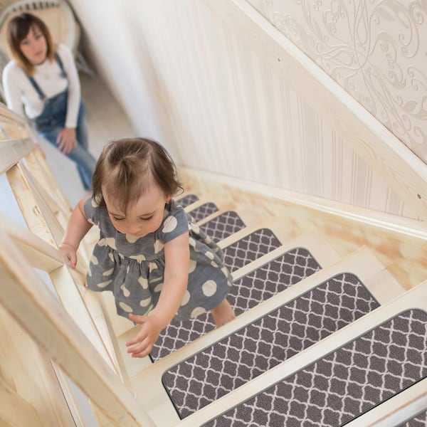 Trellis Navy 26 in. x 8.5 in. Non-Slip Rubber Back Stair Tread Cover (Set of 7)