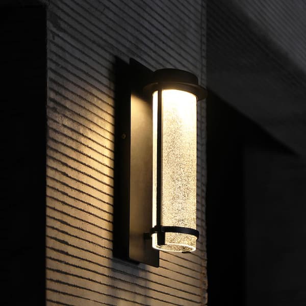 https://images.thdstatic.com/productImages/a4dc355b-b408-4115-b4ed-838b09cf3c19/svn/black-lutec-outdoor-sconces-5185901012-e1_600.jpg