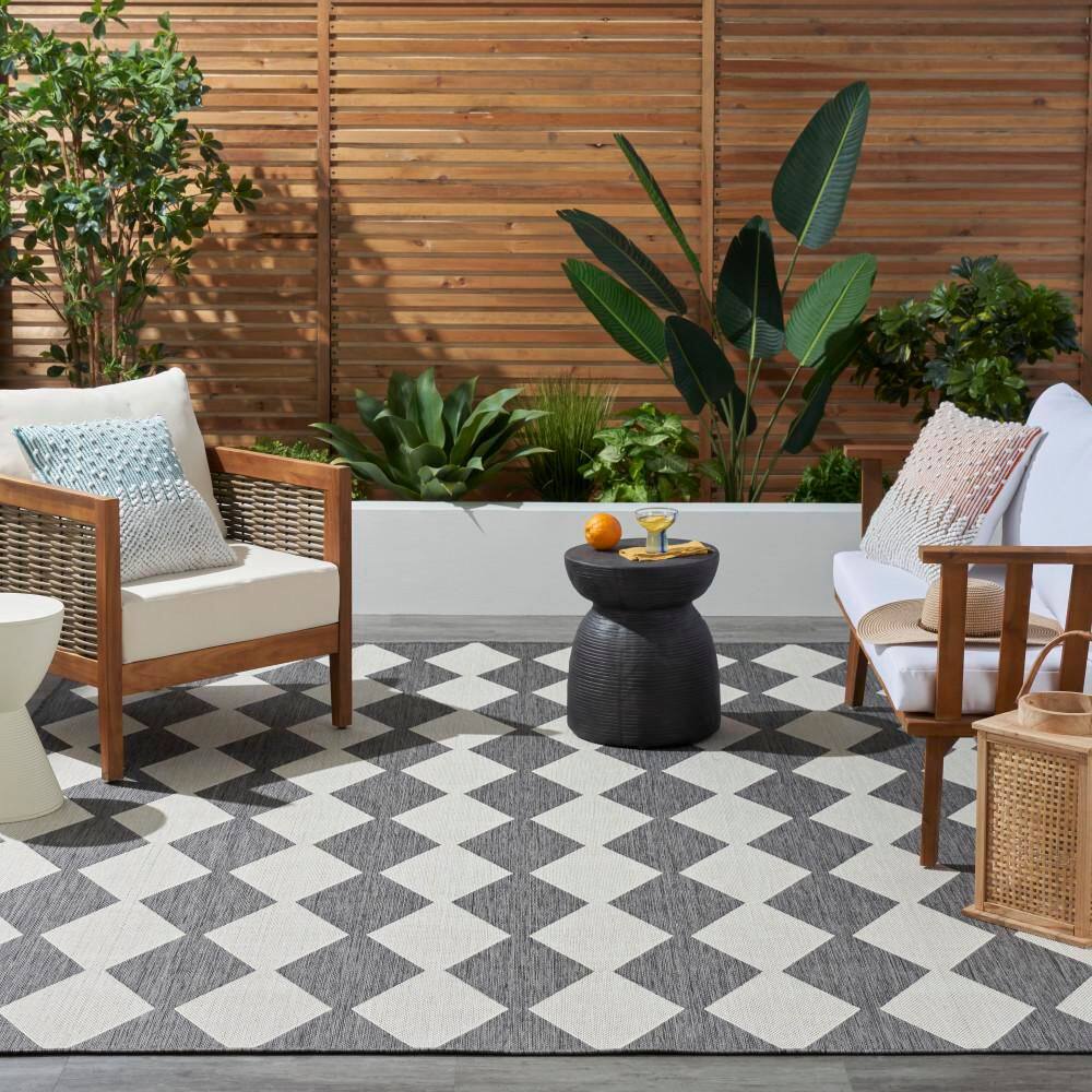 Charcoal and Off-White Diamond Pattern Synthetic 5' x 7' Rug