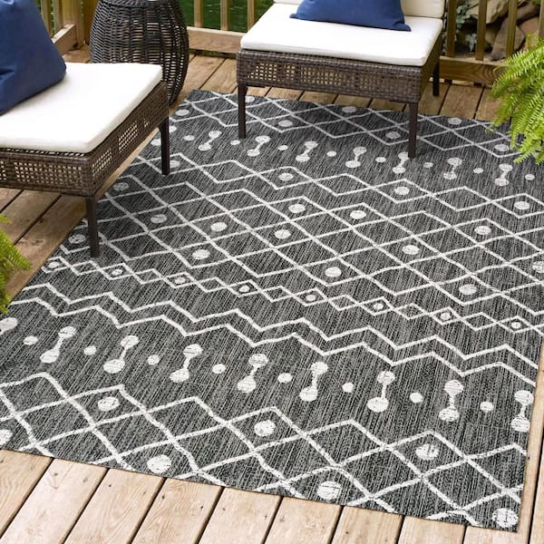 JONATHAN Y Nokat Modern Bohemian Black/Ivory 4 ft. x 6 ft. Indoor/Outdoor Area Rug